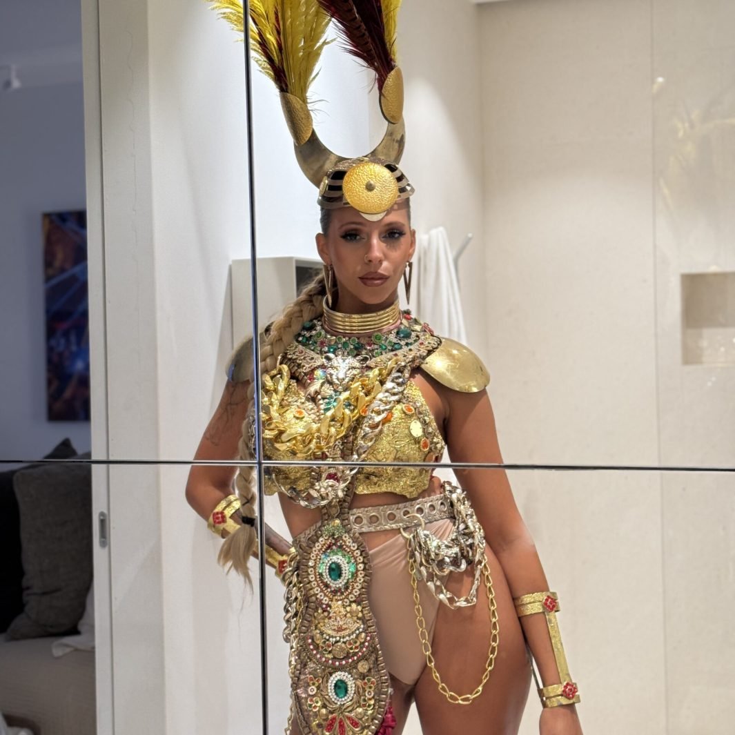 Luxury costume performer private party Ibiza